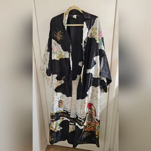 Vintage Black and White Kimono Robe